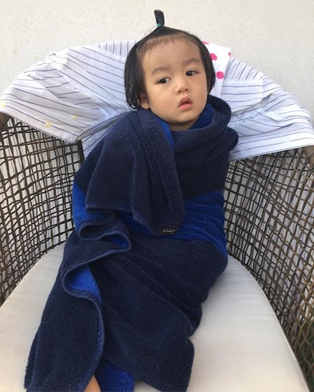 ลูกดาราเล่นน้ำสงกรานต์ 2559 ลูกดาราเล่นน้ำสงกรานต์ 2559