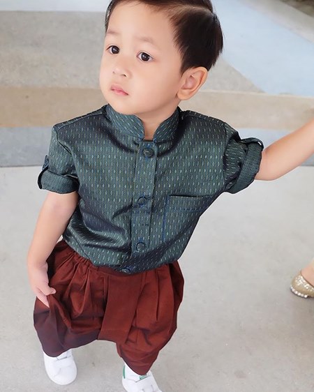 ลูกดาราเล่นน้ำสงกรานต์ 2559 ลูกดาราเล่นน้ำสงกรานต์ 2559