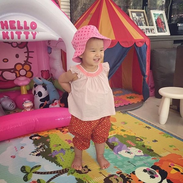 ลูกดาราเล่นน้ำสงกรานต์ 2559 ลูกดาราเล่นน้ำสงกรานต์ 2559