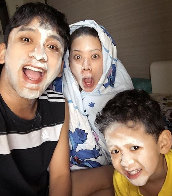 ดาราไทยเล่นน้ำวันสงการนต์ ดาราไทยเล่นน้ำวันสงการนต์