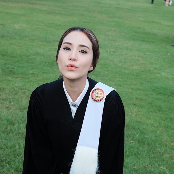 ฟาง พิชญา ฟาง พิชญา