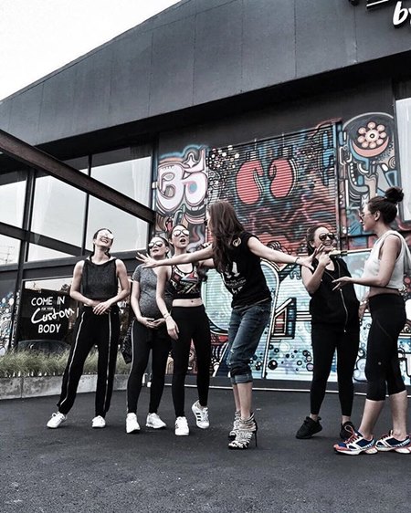 แก๊งค์นางฟ้ารวมตัว เปิดฟิตเนสใหม่ เจนี่ แก๊งค์นางฟ้ารวมตัว เปิดฟิตเนสใหม่ เจนี่