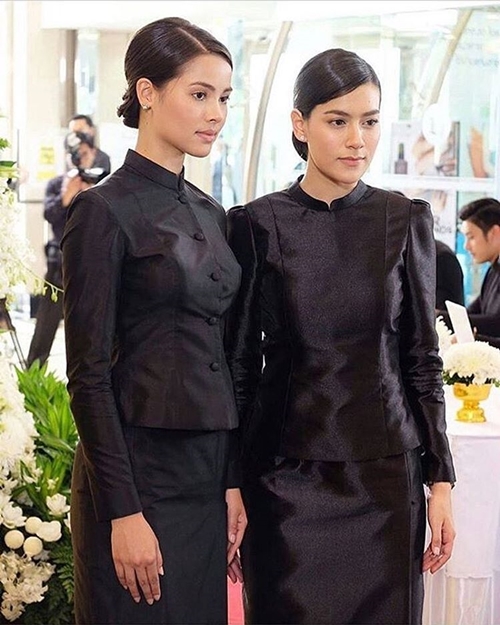 10 ดาราหญิงไทย สวมชุดไทยจิตรลดาสีดำ 10 ดาราหญิงไทย สวมชุดไทยจิตรลดาสีดำ