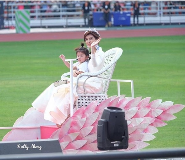 น้องมะลิ โบว์ แวนด้า น้องมะลิ โบว์ แวนด้า