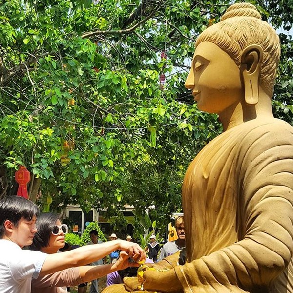 ดาราไทยเล่นน้ำวันสงการนต์ ดาราไทยเล่นน้ำวันสงการนต์