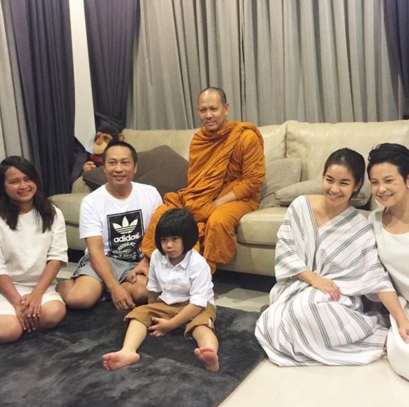 เปิ้ล นาคร ได้ลูกคนที่ 4 เปิ้ล นาคร ได้ลูกคนที่ 4