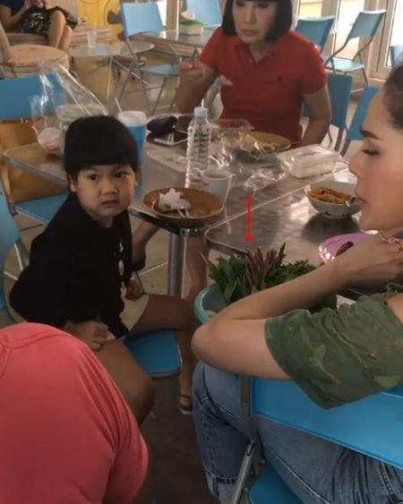 น้องวันใหม่-ชมพู่ น้องวันใหม่-ชมพู่