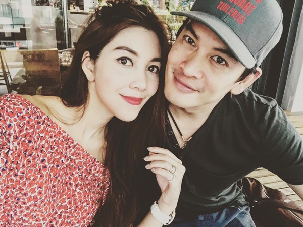 วุ้นเส้น ชาคริต หย่าแล้ว วุ้นเส้น ชาคริต หย่าแล้ว