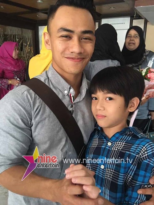 นุ๊ก สุทธิดา พา 2 ลูกชายพบ ฮากีม นุ๊ก สุทธิดา พา 2 ลูกชายพบ ฮากีม