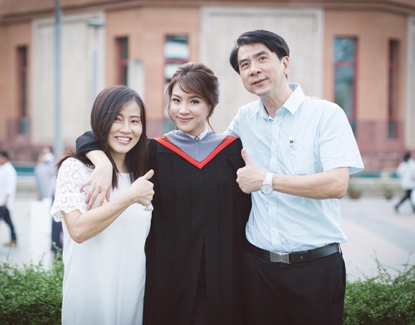 ใบเฟิร์น พิมพ์ชนก ใบเฟิร์น พิมพ์ชนก