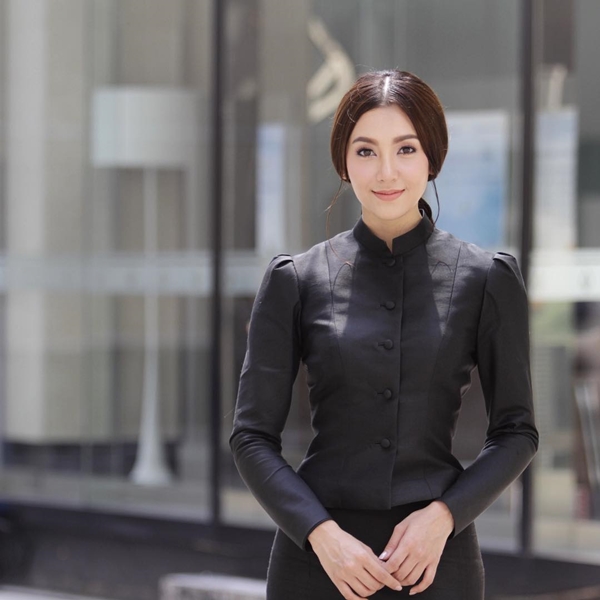 10 ดาราหญิงไทย สวมชุดไทยจิตรลดาสีดำ 10 ดาราหญิงไทย สวมชุดไทยจิตรลดาสีดำ