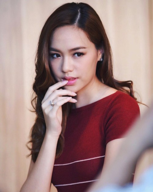 ไฮโซบอส อดีตแฟน มิน พีชญา กำลังปลูกต้นรัก แยม มทิรา ไฮโซบอส อดีตแฟน มิน พีชญา กำลังปลูกต้นรัก แยม มทิรา