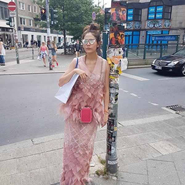 ชมพู่ อารยา แฟชั่นผลงานนิสิต ชมพู่ อารยา แฟชั่นผลงานนิสิต