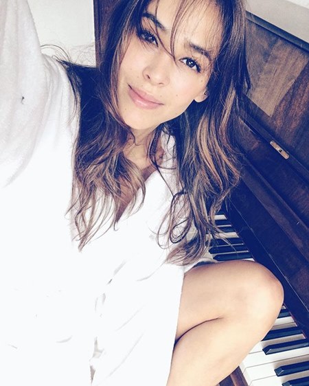 เรนาตะ เอมิ เรนาตะ เอมิ