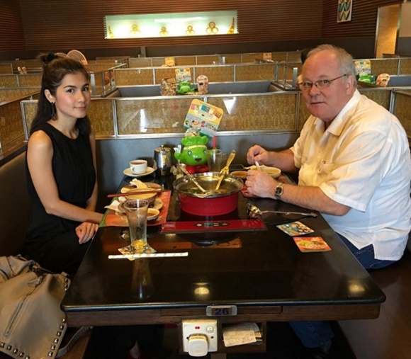 แน๊ต เกศริน แน๊ต เกศริน