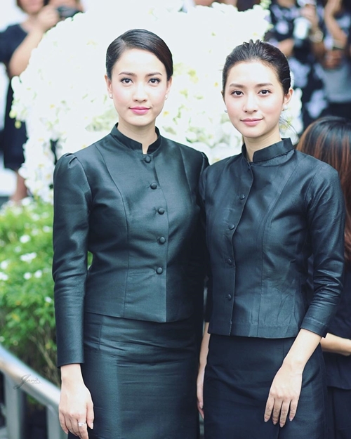 10 ดาราหญิงไทย สวมชุดไทยจิตรลดาสีดำ 10 ดาราหญิงไทย สวมชุดไทยจิตรลดาสีดำ