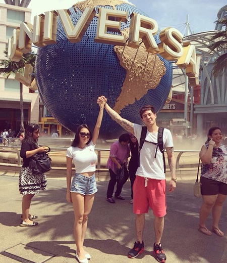 เอมมี่ โดดกอด ฮาเวิร์ด เอมมี่ โดดกอด ฮาเวิร์ด