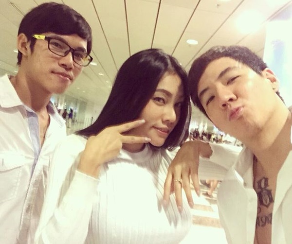 เอมมี่ โดดกอด ฮาเวิร์ด เอมมี่ โดดกอด ฮาเวิร์ด