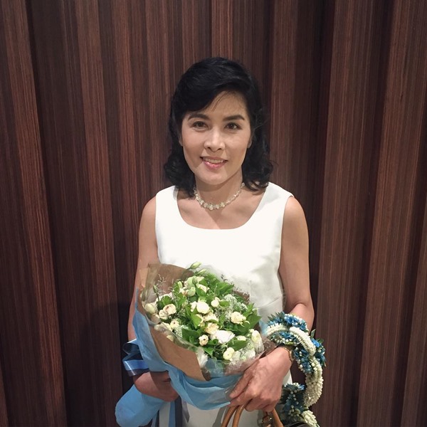 ครอบครัว ด้วยเศียรเกล้า ครอบครัว ด้วยเศียรเกล้า