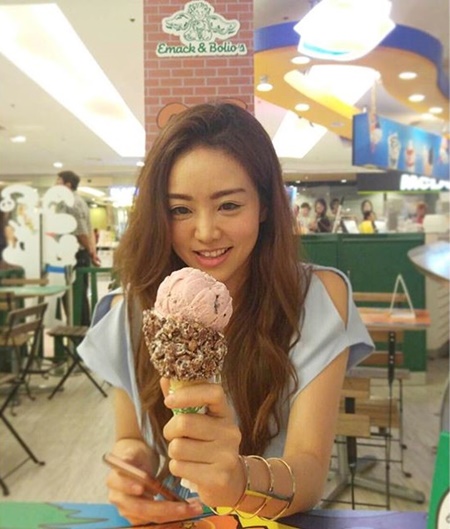 แนนนี่ Girly Berr แนนนี่ Girly Berr