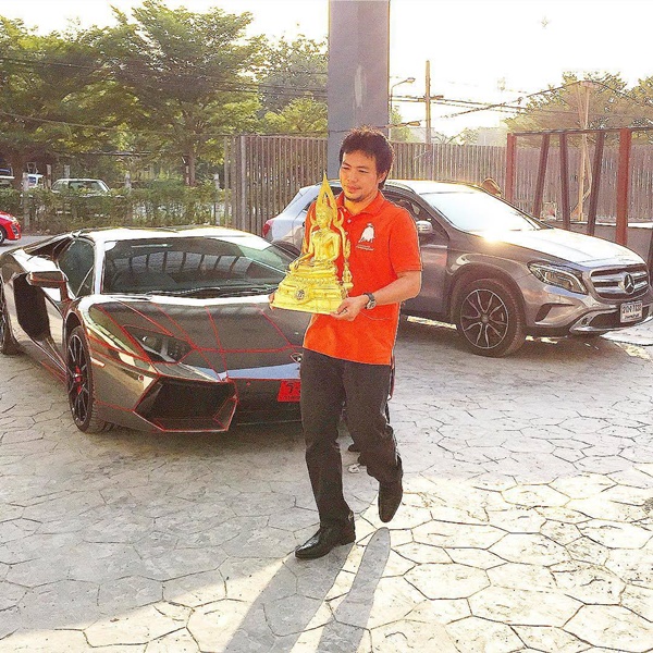 ส่องภาพความรวย หมอนพรัตน์ ส่องภาพความรวย หมอนพรัตน์