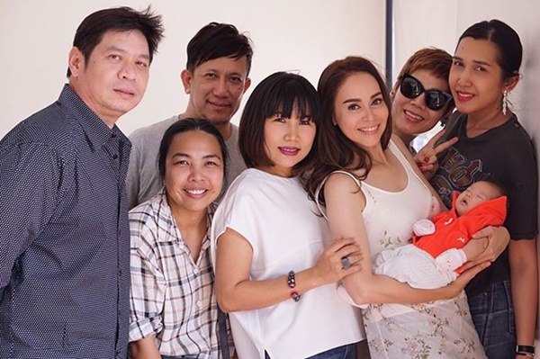 น้องฟ้าโปรด ลูกสาวบุญธรรม อั้ม นัท น้องฟ้าโปรด ลูกสาวบุญธรรม อั้ม นัท