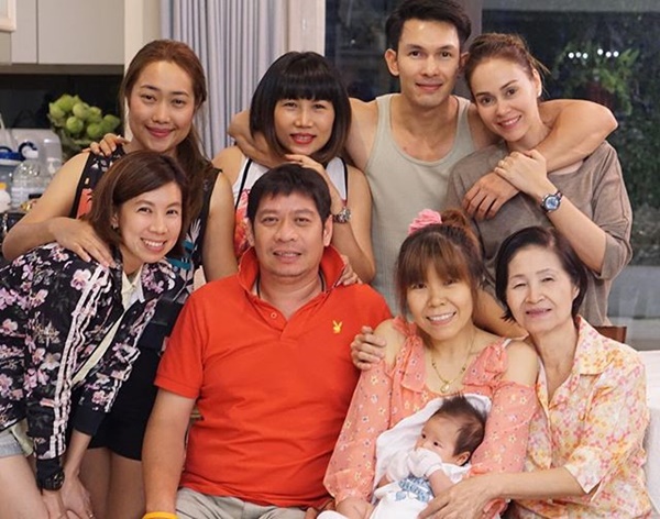 น้องฟ้าโปรด ลูกสาวบุญธรรม อั้ม นัท น้องฟ้าโปรด ลูกสาวบุญธรรม อั้ม นัท