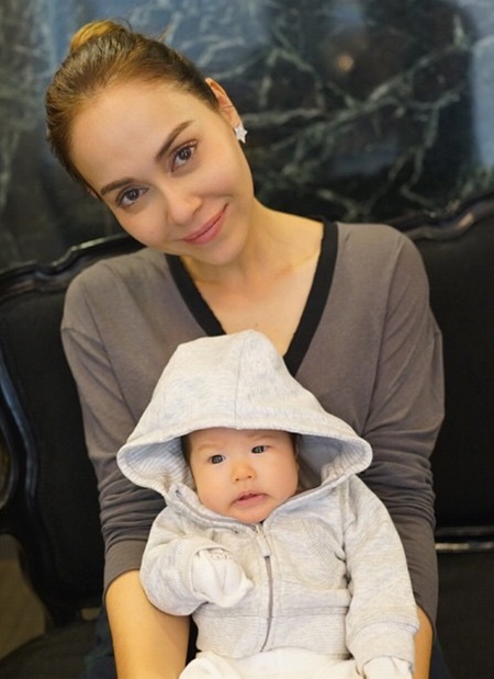 น้องฟ้าโปรด ลูกสาวบุญธรรม อั้ม นัท น้องฟ้าโปรด ลูกสาวบุญธรรม อั้ม นัท