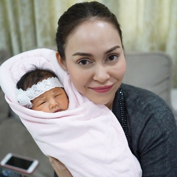 น้องฟ้าโปรด ลูกสาวบุญธรรม อั้ม นัท น้องฟ้าโปรด ลูกสาวบุญธรรม อั้ม นัท