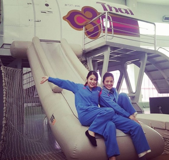 แอร์โฮสเตสของไทย แอร์โฮสเตสของไทย