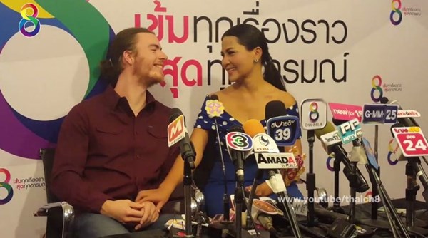 สุนารี ควง วาวเตอร์ โชว์ทะเบียนสมรส สุนารี ควง วาวเตอร์ โชว์ทะเบียนสมรส