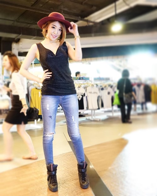 หญิงแย้ นนทพร หญิงแย้ นนทพร