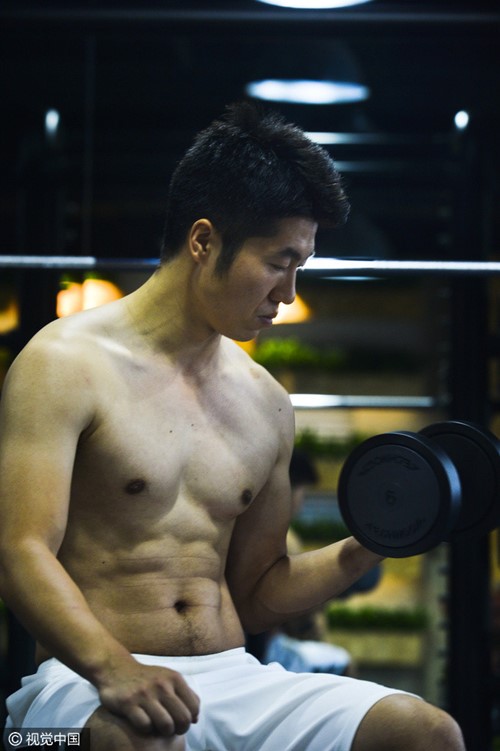 ตำรวจสาวหุ่นเซียะ-ซิกแพ็คสวย นั่งแท่นตำรวจกล้ามงามที่สุดในกรม ตำรวจสาวหุ่นเซียะ-ซิกแพ็คสวย นั่งแท่นตำรวจกล้ามงามที่สุดในกรม