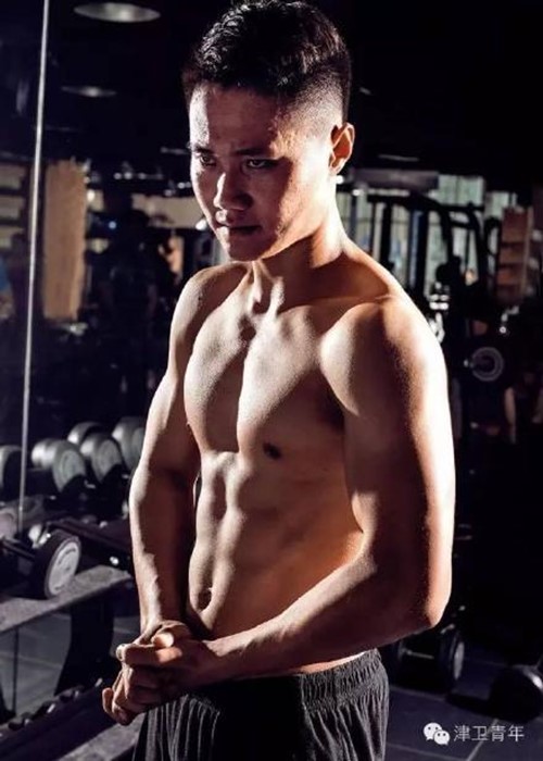 ตำรวจสาวหุ่นเซียะ-ซิกแพ็คสวย นั่งแท่นตำรวจกล้ามงามที่สุดในกรม ตำรวจสาวหุ่นเซียะ-ซิกแพ็คสวย นั่งแท่นตำรวจกล้ามงามที่สุดในกรม