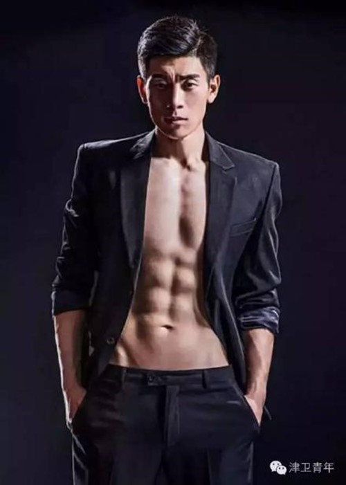 ตำรวจสาวหุ่นเซียะ-ซิกแพ็คสวย นั่งแท่นตำรวจกล้ามงามที่สุดในกรม ตำรวจสาวหุ่นเซียะ-ซิกแพ็คสวย นั่งแท่นตำรวจกล้ามงามที่สุดในกรม