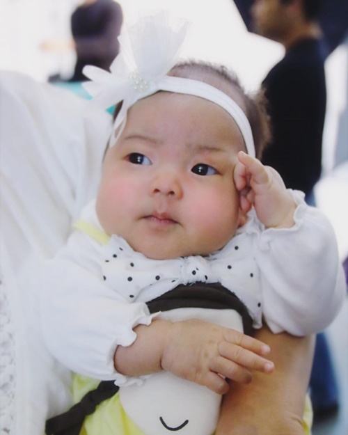 น้องเป่าเปา จ้องตาเป็นมัน เมื่อเห็นส้มตำ น้องเป่าเปา จ้องตาเป็นมัน เมื่อเห็นส้มตำ