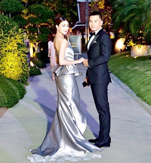 แพนเค้ก ควงสารวัตรหมี สวมชุดผ้าไทย แพนเค้ก ควงสารวัตรหมี สวมชุดผ้าไทย