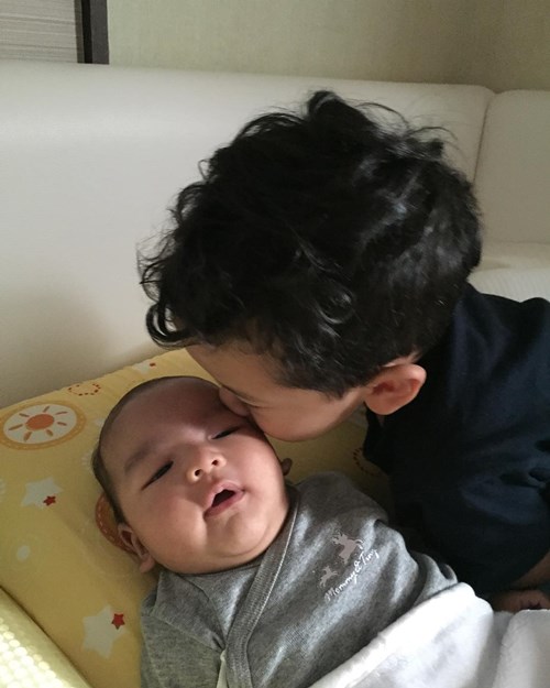 พ่อป๋อ แม่เอ๋ น้องภู น้องเภา พ่อป๋อ แม่เอ๋ น้องภู น้องเภา