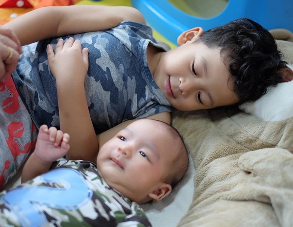พ่อป๋อ แม่เอ๋ น้องภู น้องเภา พ่อป๋อ แม่เอ๋ น้องภู น้องเภา