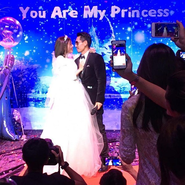 ดีเจเพชรจ้า คุกเข่าขอ นิวเคลียร์ แต่งงาน ดีเจเพชรจ้า คุกเข่าขอ นิวเคลียร์ แต่งงาน