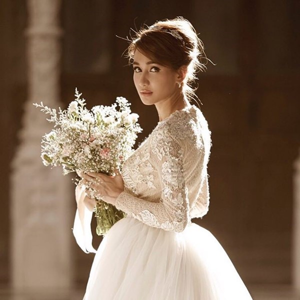 เนย โชติกา เนย โชติกา