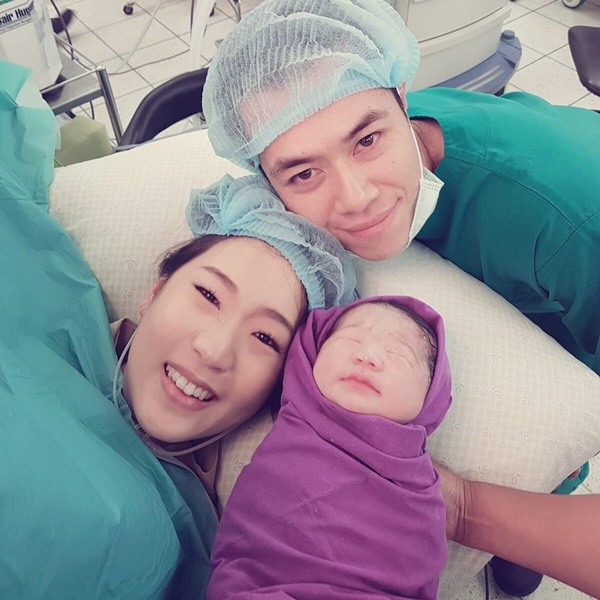 น้องโคลอี้ ลูกสาวคุณพ่อ เปรม บุษราคัมวงศ์ น้องโคลอี้ ลูกสาวคุณพ่อ เปรม บุษราคัมวงศ์