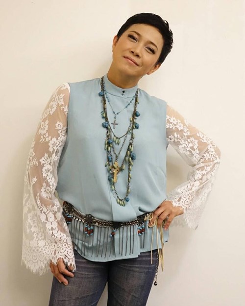 แอม เสาวลักษณ์ แอม เสาวลักษณ์