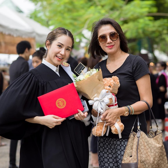 ฟาง พิชญา ฟาง พิชญา