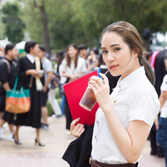 ฟาง พิชญา ฟาง พิชญา