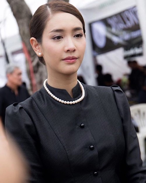 เบื้องหลังชุดไทยจิตรลดาสีดำของดาราไทย เบื้องหลังชุดไทยจิตรลดาสีดำของดาราไทย