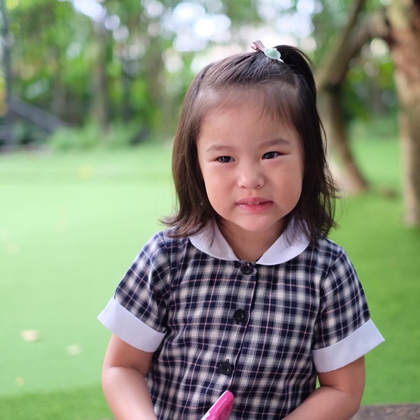 น้องณิริน โชว์เล่นเปียโน น้องณิริน โชว์เล่นเปียโน