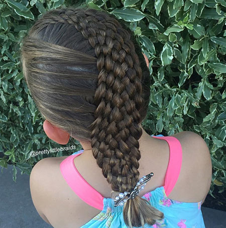 คุณแม่ ถักเปีย คุณแม่ ถักเปีย