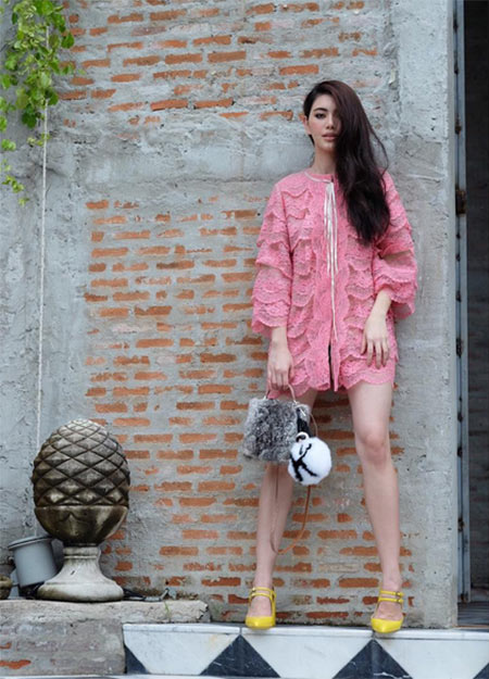 ใหม่ ดาวิกา ใหม่ ดาวิกา