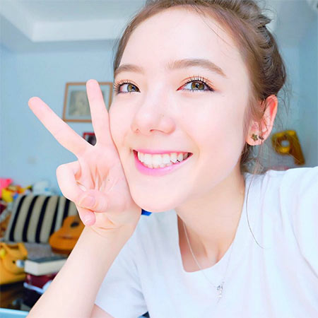 พลอยชมพู พลอยชมพู